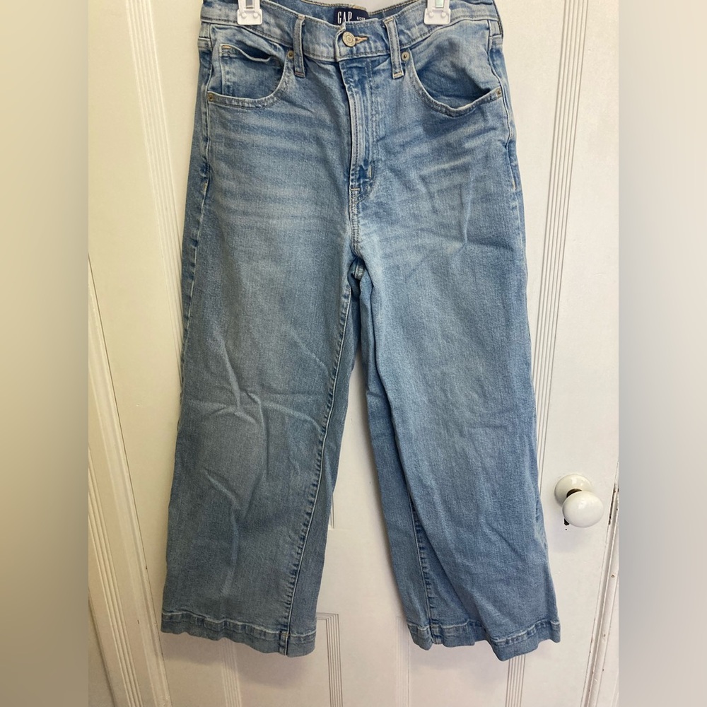 GAP Women's Light Blue Straight Leg Jeans